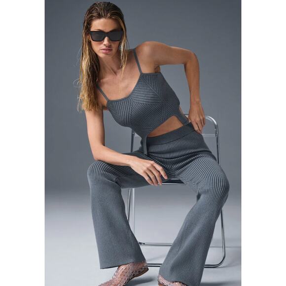 Alo Yoga Denim Knit High-Waist Flare Pant Size Small Steel Grey/Anthracite - Picture 2 of 7